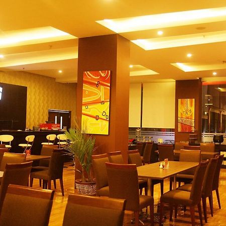 @Hom Premiere Cilacap Exterior foto