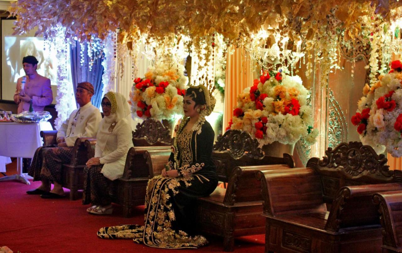 @Hom Premiere Cilacap Exterior foto